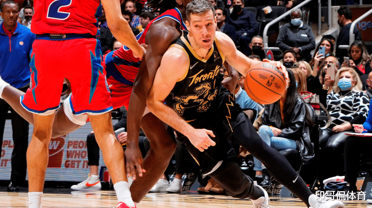 球员连续在 球员连续在